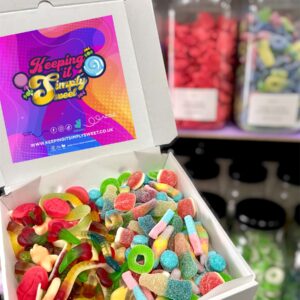 1kg Half Fizzy & Half Gummy Pizza Box